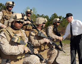 SecDef Gates thanks Marines in Camp Lejeune